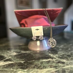 **Stunning Rawhide Pendant Necklace & Earrings Set – Brand New with Tags!**